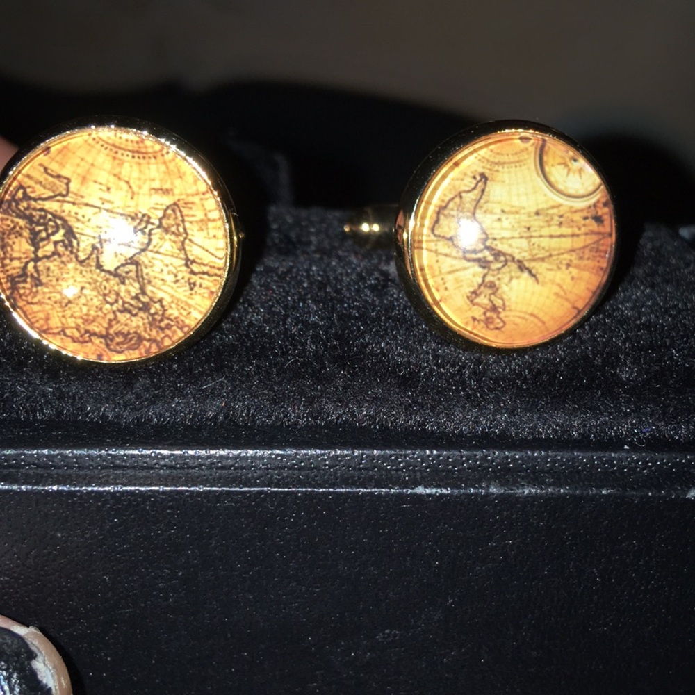 Gold plated glove cuss links
